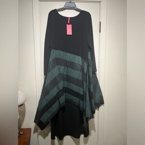 IC Collection Elegant Black Top